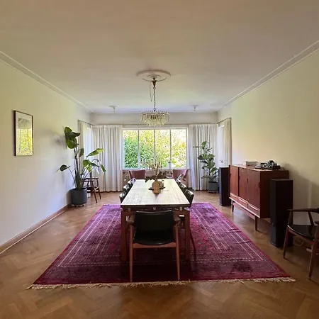 Apartment 230 Sqmtr 3-bedroom Stylish Art Deco House *